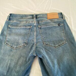 Lucky Brand Low Rise Skinny Lolita Lightly Distressed 5-pocket Style Denim Jeans